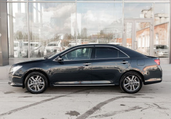 Подержанный автомобиль Toyota Camry Sedan 2012 года (8 фото)