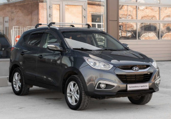 Подержанный автомобиль Hyundai ix35 2010 года (3 фото)