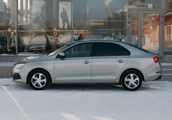 Подержанный автомобиль Skoda Rapid Liftback 2020 года (8 фото)