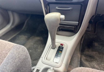 Подержанный автомобиль Toyota Sprinter Sedan 1998 года (11 фото)