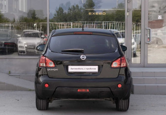 Подержанный автомобиль Nissan Qashqai 2007 года (6 фото)