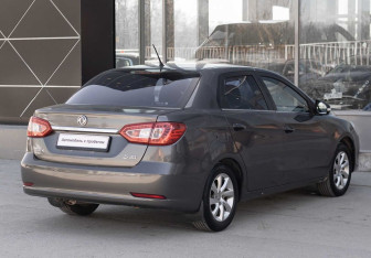 Подержанный автомобиль DongFeng S30 2015 года (5 фото)