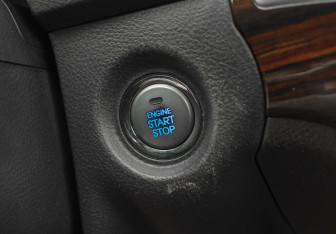 Подержанный автомобиль Hyundai Santa Fe 2012 года (15 фото)