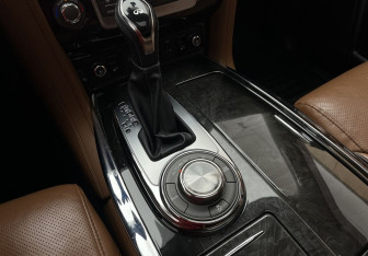 Подержанный автомобиль Infiniti QX80 2018 года (11 фото)