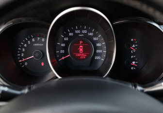 Подержанный автомобиль Kia Rio Sedan 2016 года (12 фото)