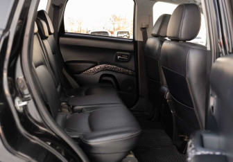 Подержанный автомобиль Mitsubishi Outlander 2007 года (18 фото)