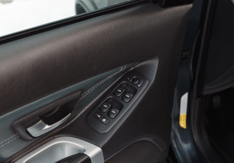 Подержанный автомобиль Volvo XC90 2007 года (16 фото)