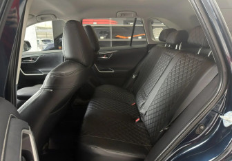Подержанный автомобиль Toyota RAV4 2019 года (7 фото)