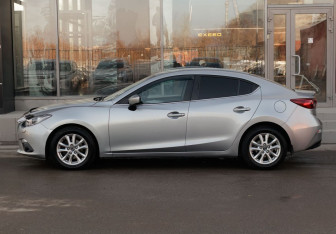 Подержанный автомобиль Mazda 3 Sedan 2014 года (8 фото)