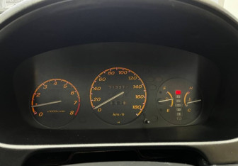 Подержанный автомобиль Honda CR-V 2000 года (9 фото)