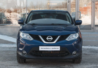 Подержанный автомобиль Nissan Qashqai 2015 года (2 фото)