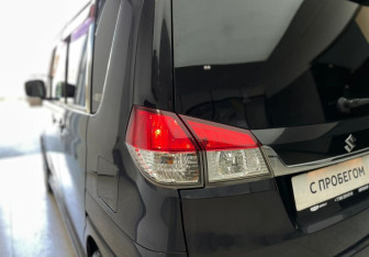 Подержанный автомобиль Suzuki Solio 2013 года (8 фото)