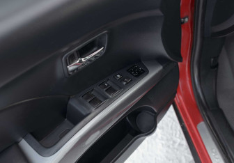 Подержанный автомобиль Mitsubishi Outlander 2007 года (16 фото)