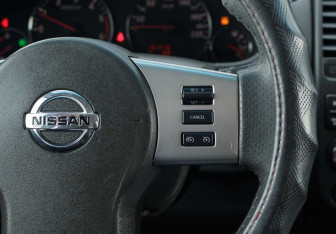 Подержанный автомобиль Nissan Pathfinder 2011 года (12 фото)