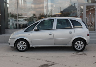 Подержанный автомобиль Opel Meriva 2008 года (8 фото)