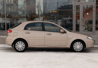 Подержанный автомобиль Chevrolet Lacetti Hatchback 2006 года (4 фото)