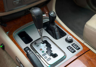 Подержанный автомобиль Toyota Land Cruiser Suv 2007 года (9 фото)