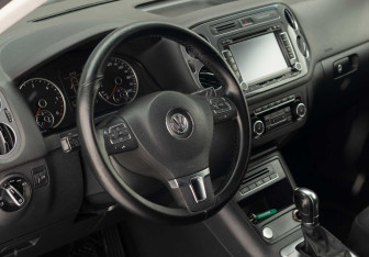 Подержанный автомобиль Volkswagen Tiguan 2012 года (11 фото)