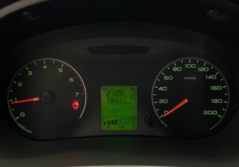 Подержанный автомобиль LADA (ВАЗ) Granta Sedan 2012 года (8 фото)