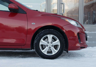 Подержанный автомобиль Mazda 3 Sedan 2012 года (9 фото)