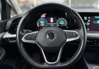 Подержанный автомобиль Volkswagen Golf Wagon 2021 года (15 фото)