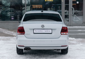 Подержанный автомобиль Volkswagen Polo Sedan 2018 года (6 фото)