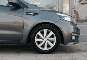 Подержанный автомобиль Kia Rio Sedan 2016 года (9 фото)