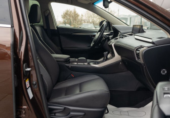 Подержанный автомобиль Lexus NX 2018 года (23 фото)