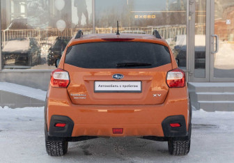 Подержанный автомобиль Subaru XV 2012 года (6 фото)