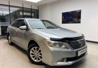 Подержанный автомобиль Toyota Camry Sedan 2012 года (4 фото)