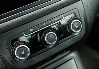 Подержанный автомобиль Volkswagen Golf Plus 2011 года (14 фото)