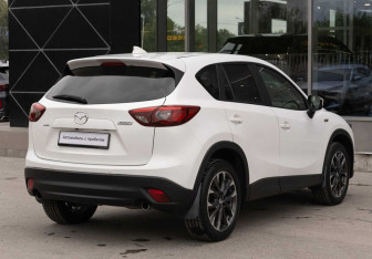 Подержанный автомобиль Mazda CX-5 2017 года (5 фото)
