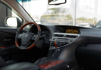 Подержанный автомобиль Lexus RX 2010 года (10 фото)