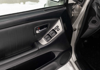 Подержанный автомобиль Lexus RX 2001 года (15 фото)