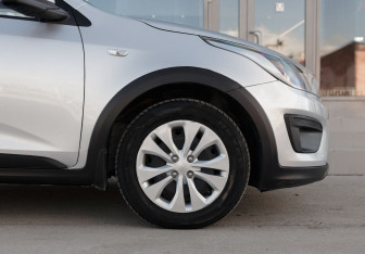 Подержанный автомобиль Kia Rio Hatchback 2018 года (9 фото)