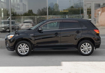 Подержанный автомобиль Mitsubishi RVR Suv 2010 года (8 фото)