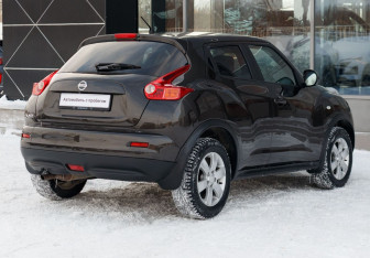Подержанный автомобиль Nissan Juke 2012 года (5 фото)