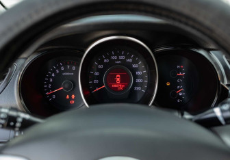 Подержанный автомобиль Kia Rio Sedan 2016 года (13 фото)