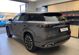 Подержанный автомобиль Chery Tiggo 9 2023 года (7 фото)