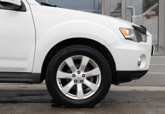 Подержанный автомобиль Mitsubishi Outlander 2010 года (9 фото)