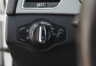 Подержанный автомобиль Audi A4 Sedan 2014 года (15 фото)