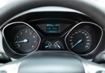Подержанный автомобиль Ford Focus Wagon 2012 года (13 фото)