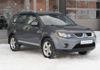 Подержанный автомобиль Mitsubishi Outlander 2007 года (3 фото)
