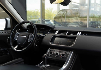 Подержанный автомобиль Land Rover Range Rover Sport 2017 года (10 фото)
