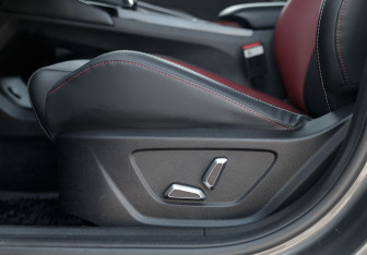 Подержанный автомобиль Geely Coolray 2024 года (17 фото)