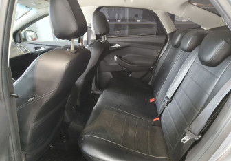 Подержанный автомобиль Ford Focus Sedan 2012 года (13 фото)