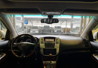 Подержанный автомобиль Lexus RX 2003 года (9 фото)