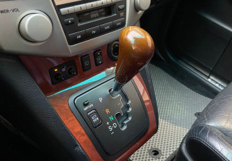 Подержанный автомобиль Lexus RX 2008 года (9 фото)