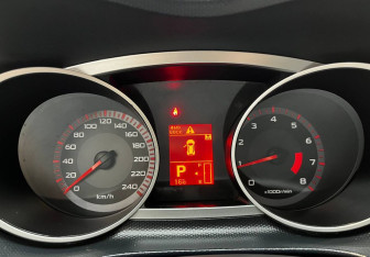 Подержанный автомобиль Mitsubishi Outlander 2007 года (11 фото)