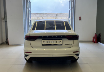 Подержанный автомобиль Geely Emgrand 2024 года (5 фото)